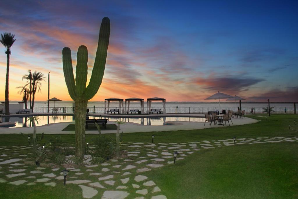 Hotel La Posada & Beach Club La Paz Exterior photo